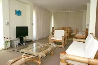 Ξενοδοχείο Jeravi 4*