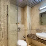 Jeravi Hotel