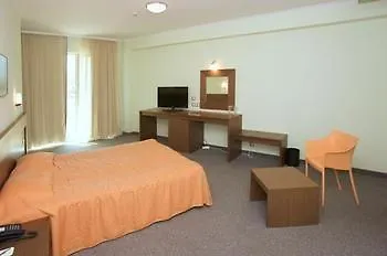 Jeravi Hotell Slăntjev Brjag