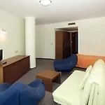 Jeravi 4*