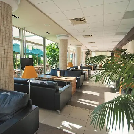 Jeravi Hotel 4*