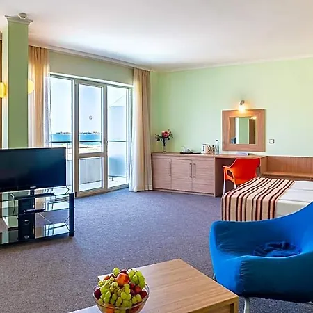 Jeravi Hotel 4*