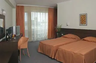 Hotell Jeravi 4*
