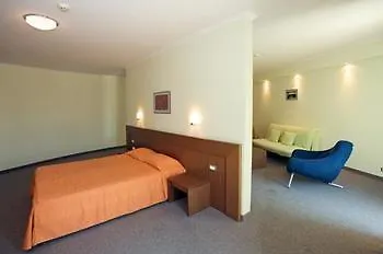 Jeravi Hotell 4*