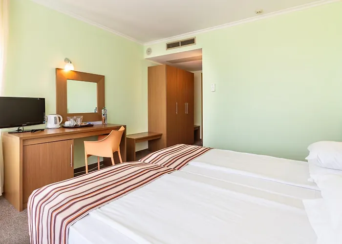 Jeravi 酒店 阳光海滩