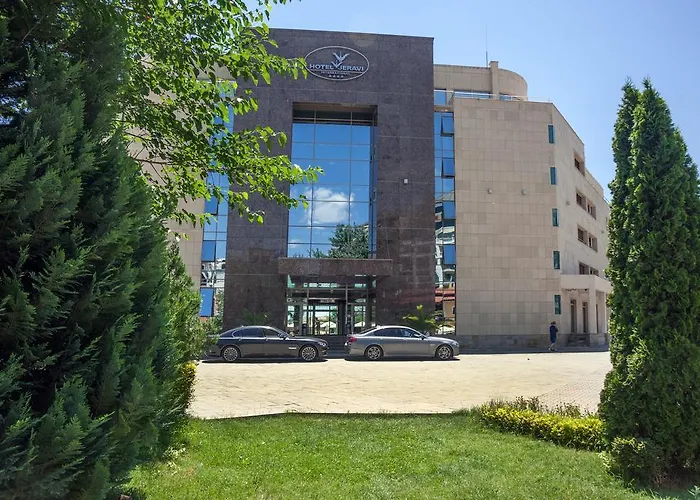 酒店 Jeravi 阳光海滩